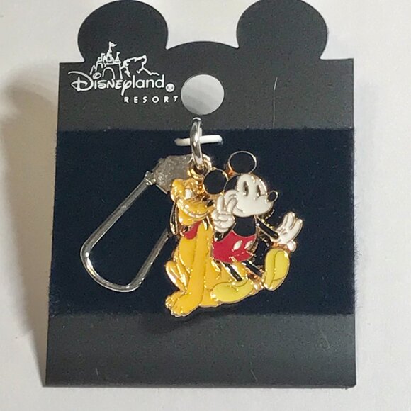 Disney Pluto Dog Mickey Mouse Fab 5 Zipper Pull Keychain Purse Charm Backpack - Picture 4 of 9